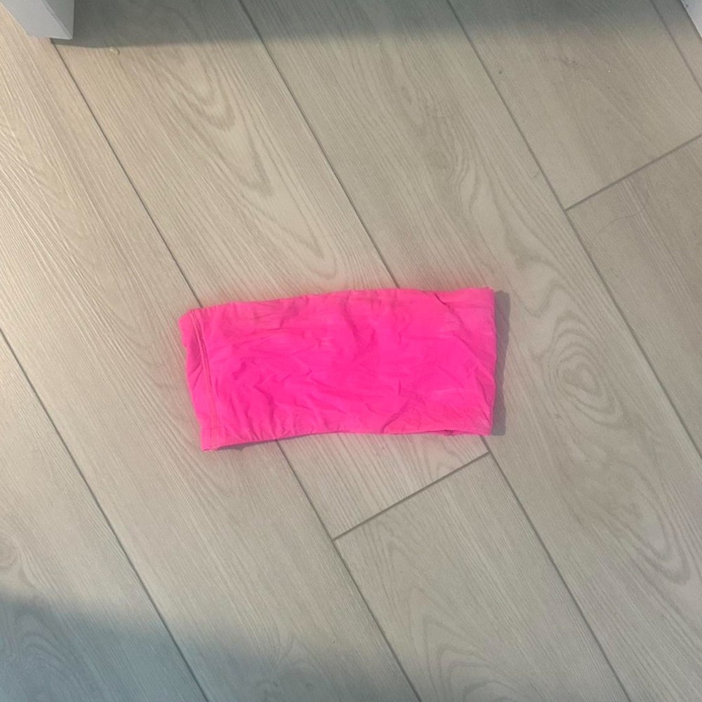Vibrant Pink Bandeau Top from skims size small! Brand new